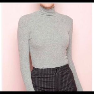 Brandy melville burgundy turtleneck !